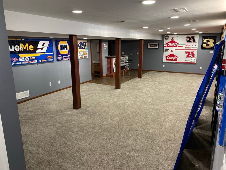 Building Photo - 808 Davis St