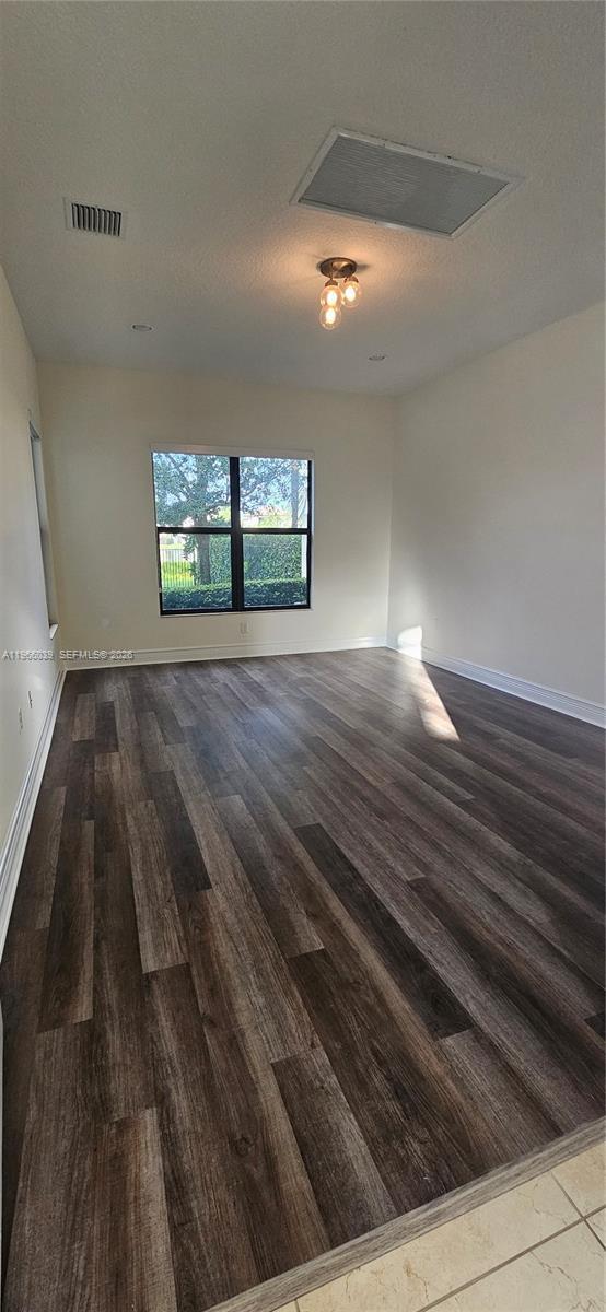 Building Photo - 8175 Lost Creek Ln