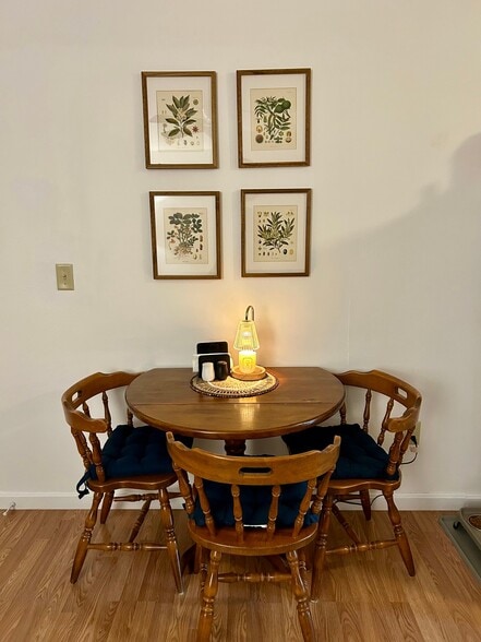 Building Photo - 52 Village Dr