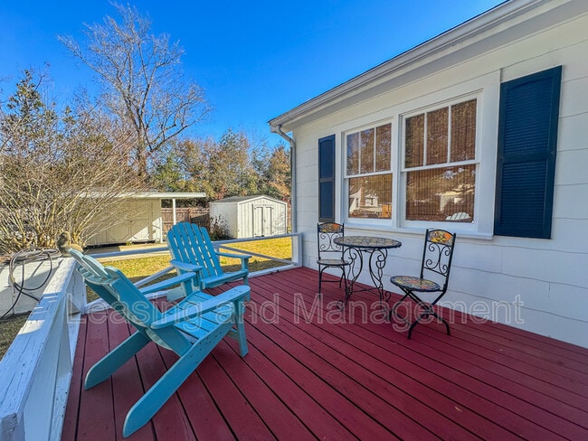 Building Photo - 422 Riverland Dr