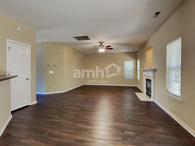 Building Photo - 4131 Crestview Place Dr
