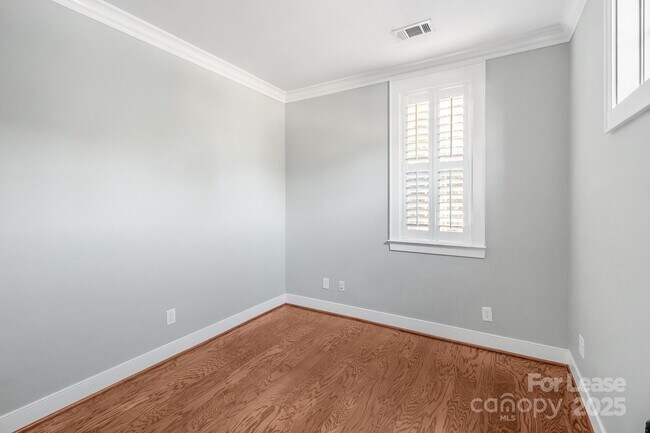Building Photo - 5736 Burck Dr NW