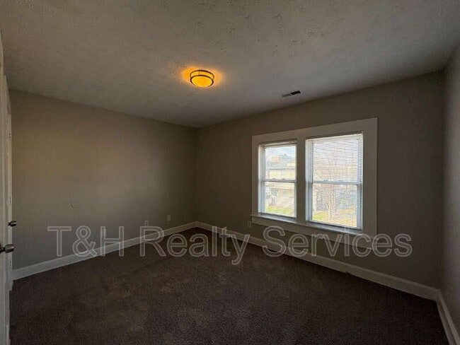 Building Photo - 2925 N Delaware St