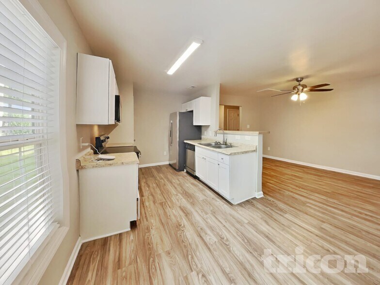 Building Photo - 128 Randolph Dr