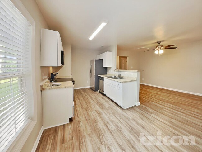 Building Photo - 128 Randolph Dr