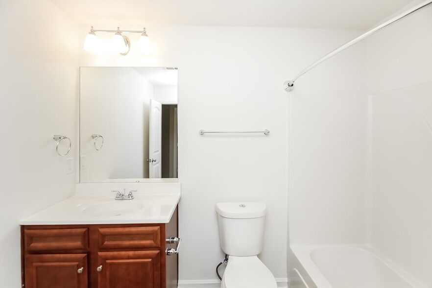 Building Photo - 564 Hideaway Dr