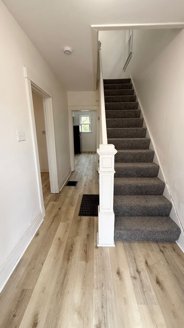 Building Photo - Newly Renovated 3 Bedroom in Arlington- New Kitchen and Bath with HUGE Backyard!!