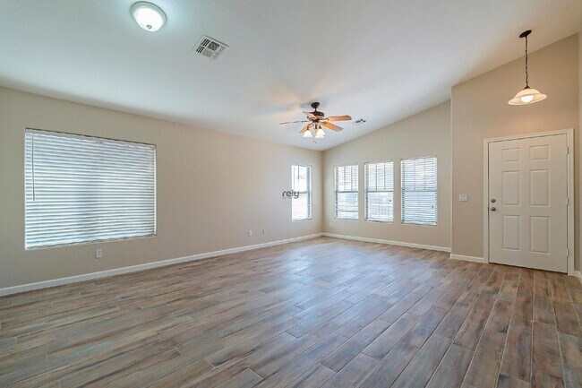Building Photo - 11570 W Yuma St