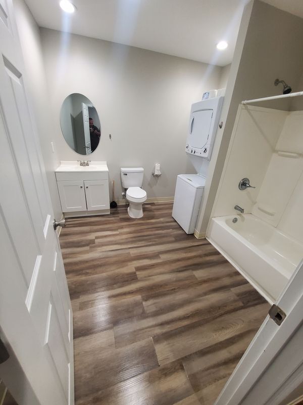 Building Photo - 643 Washington St