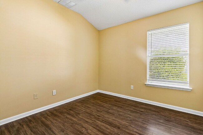 Building Photo - Single-Story OakLeaf Plantation Home Near Shopping, Schools and Recreation