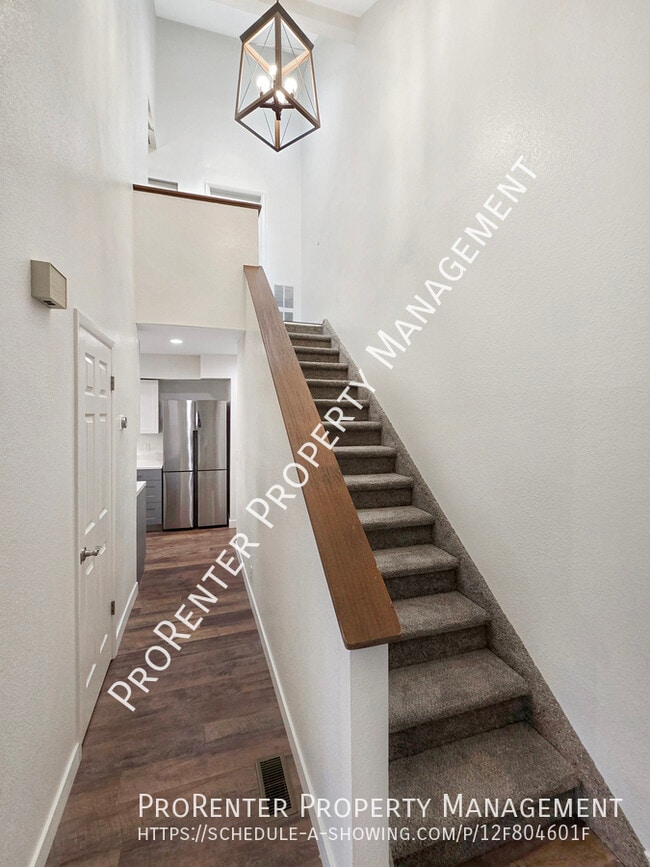 Building Photo - 975 Essex Ct Way