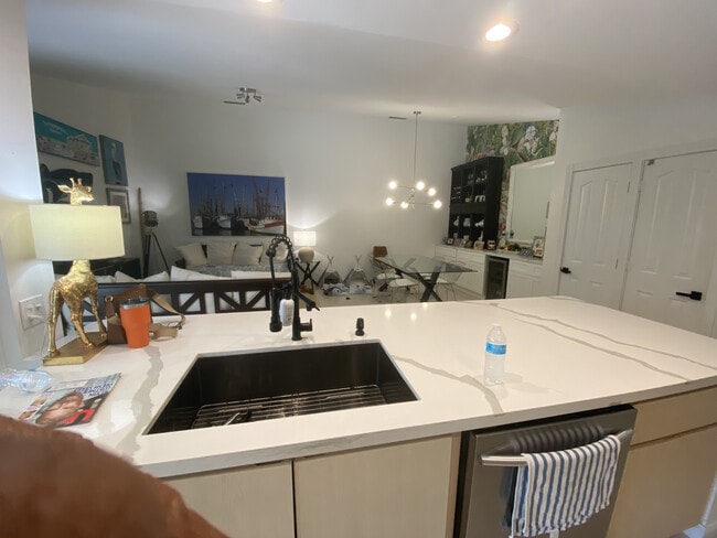 Building Photo - 9124 Sun Terrace Cir