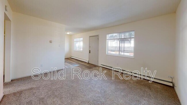 Building Photo - 1411 S Corona Ave