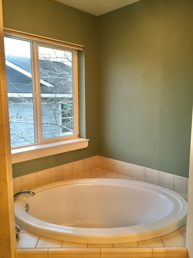 Building Photo - 1761