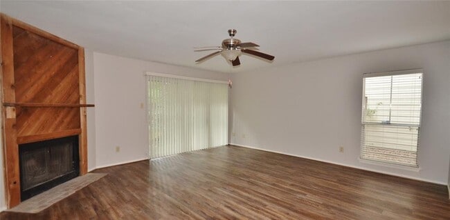 Building Photo - 83 Marabou Pl