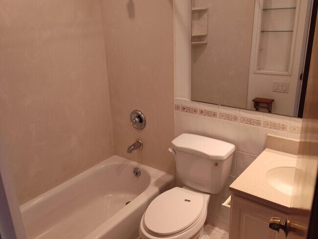 Building Photo - 3 Bedroom Single Family Home in Florissant