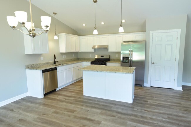 Building Photo - 1750 Meadowlark Ln