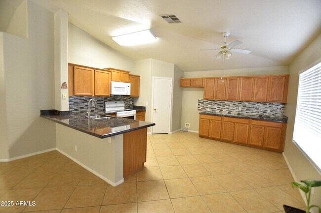 Building Photo - 2213 S Tucana Ln