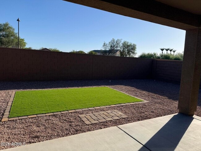 Building Photo - 40563 W Michaels Dr