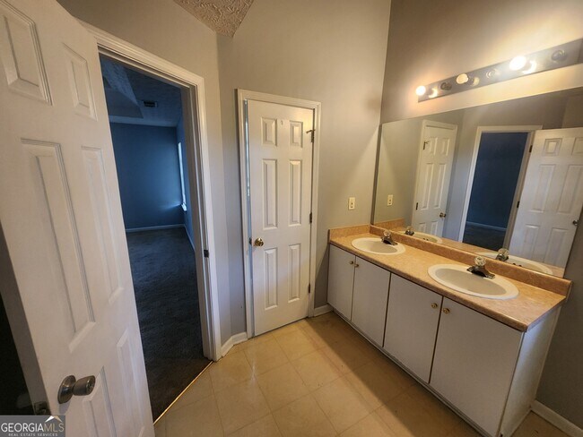 Building Photo - 5748 Wellborn Creek Dr