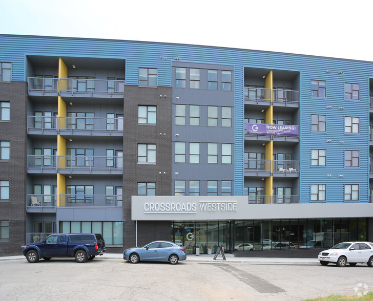 Building Photo - Crossroads Westside