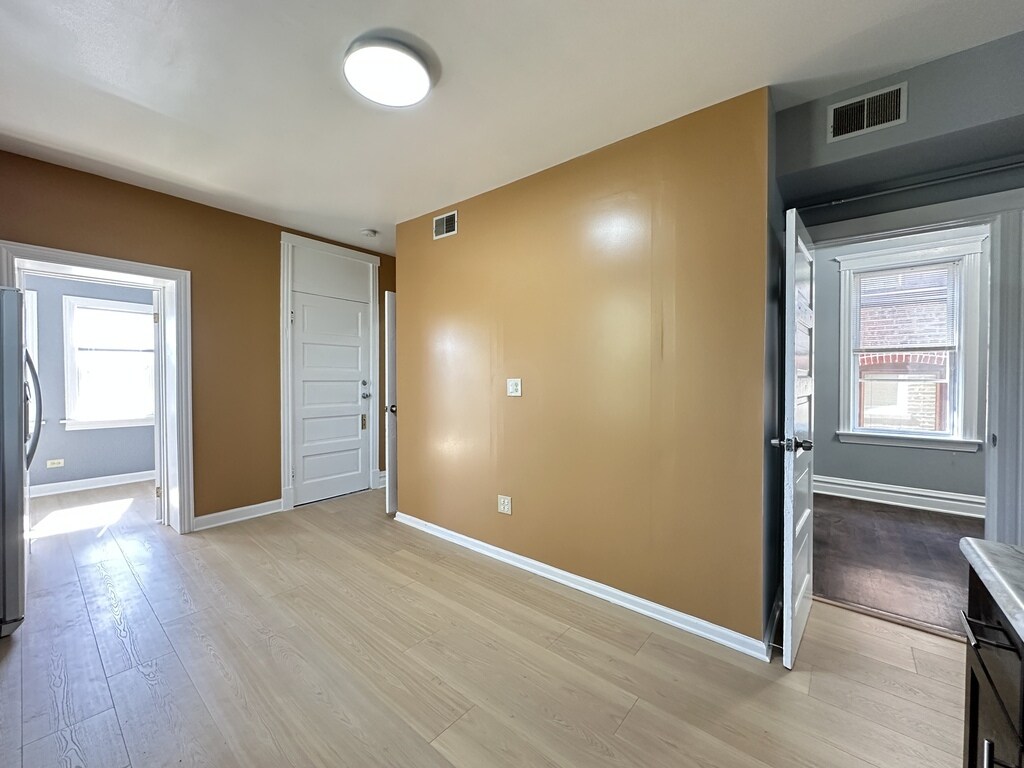 Building Photo - 2713 W 16th St