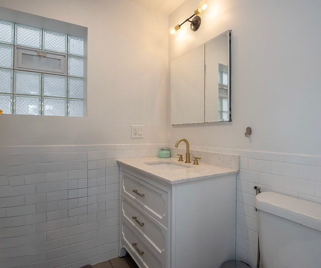 Building Photo - 2021 S Throop St