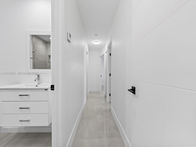 Building Photo - 19850 Franjo Rd