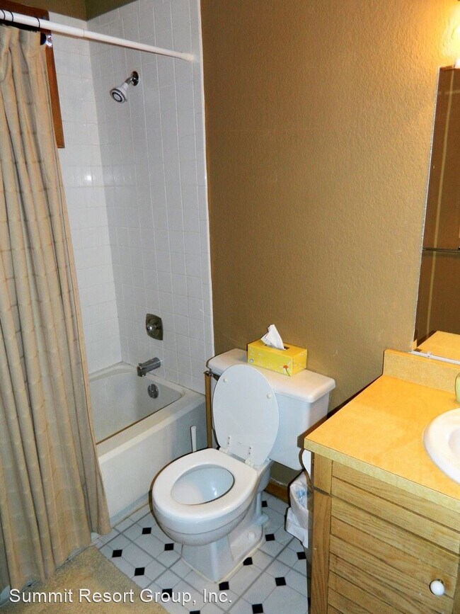 Building Photo - 2 br, 2 bath House - 533 Rainbow Village 6...