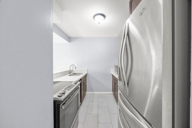 Building Photo - Beautiful 2BR/2BA Condo Close to Ala Moana & Downtown