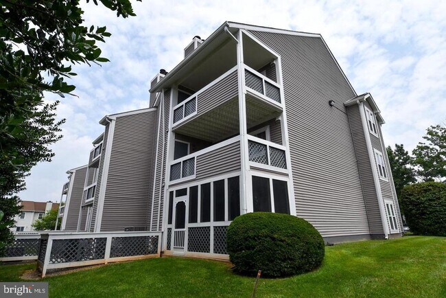 Building Photo - 4056 Grays Pointe Ct
