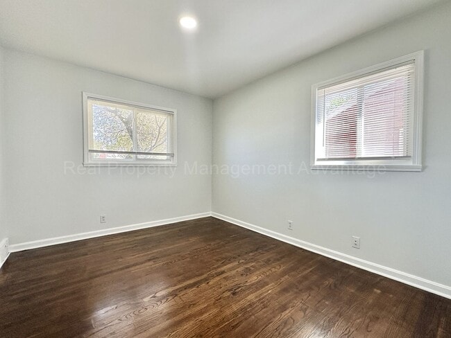 Building Photo - Updated Ranch with Bonus Space & Prime Loc...