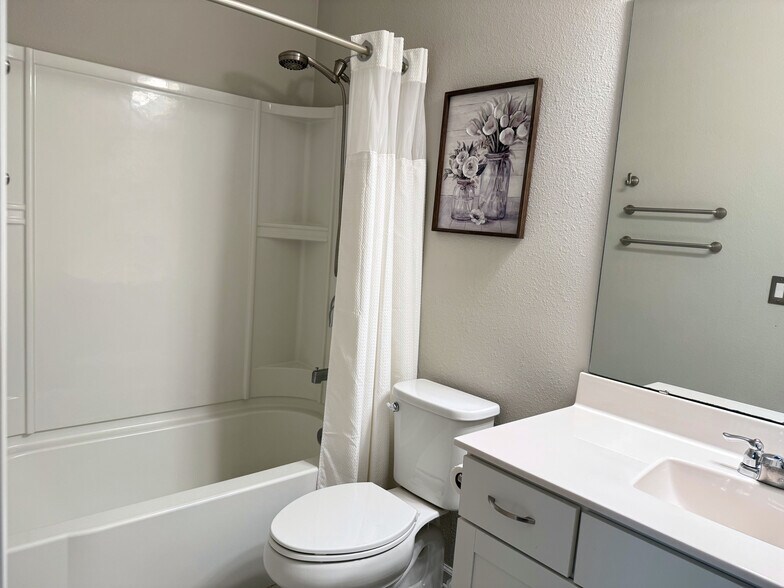 Building Photo - 7161 Jareth Dr