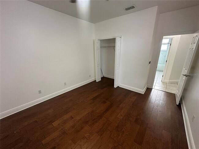 Building Photo - 1714 Cambridge Village Ct