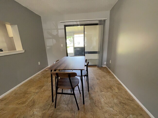 Building Photo - 2706 Graduate Ct