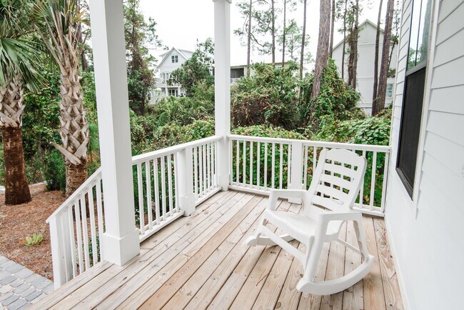Building Photo - Elegant 4-Bedroom Home in Lakeside at Blue...