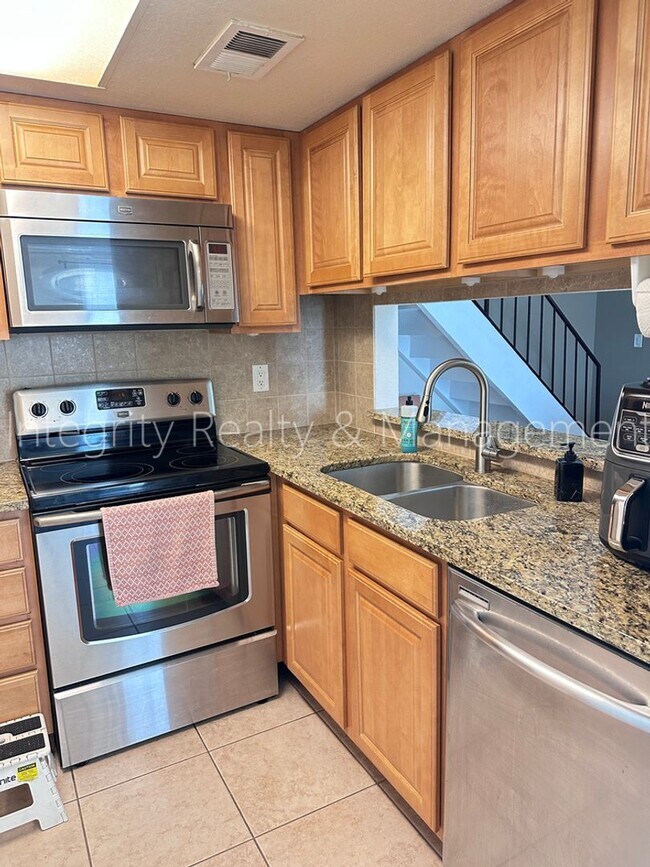 Building Photo - 10001 E Evans Ave