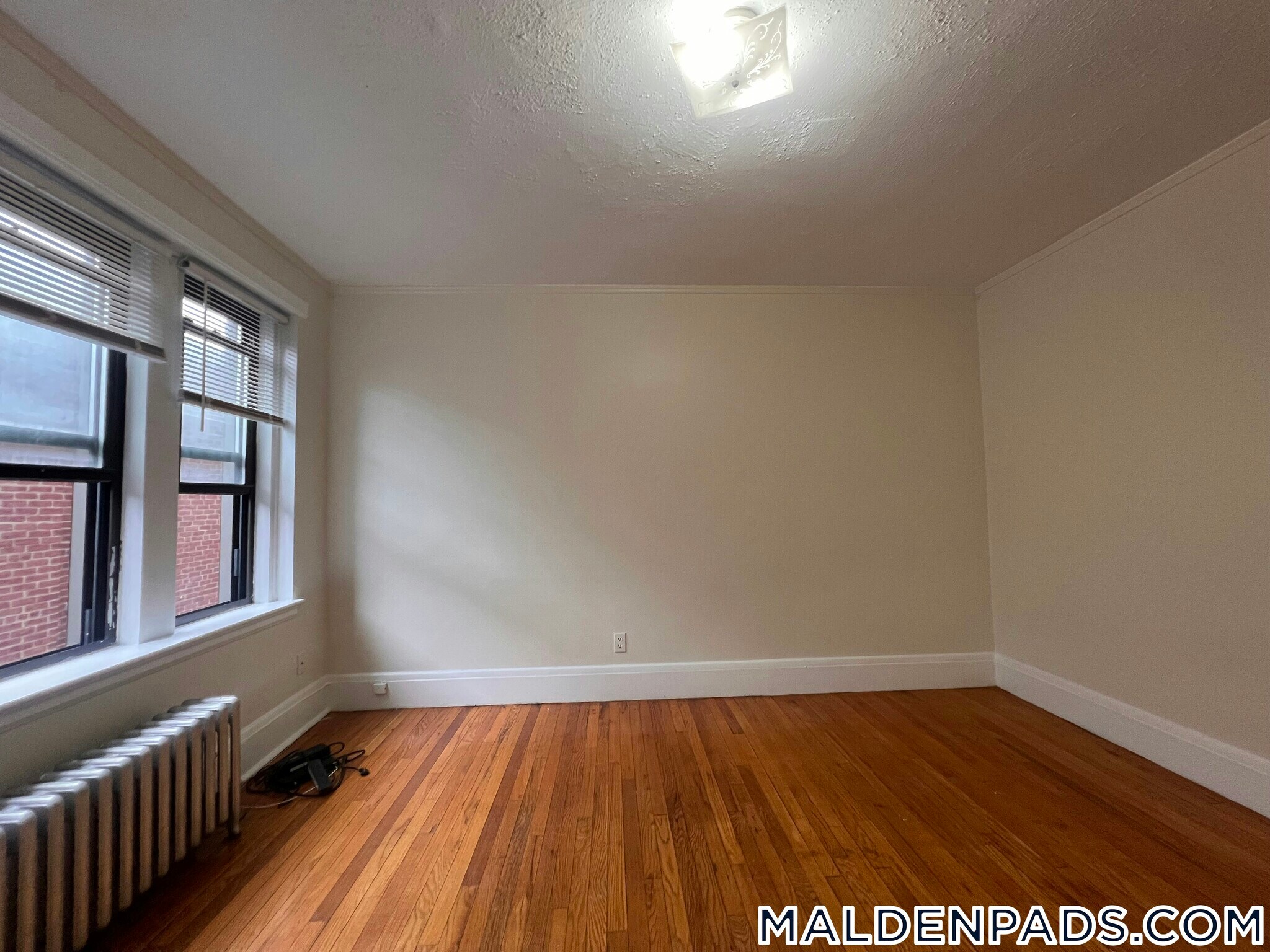 Building Photo - 349 Pleasant St