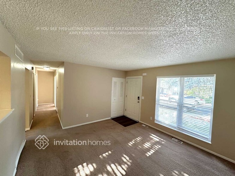 Building Photo - 9954 Columbine St