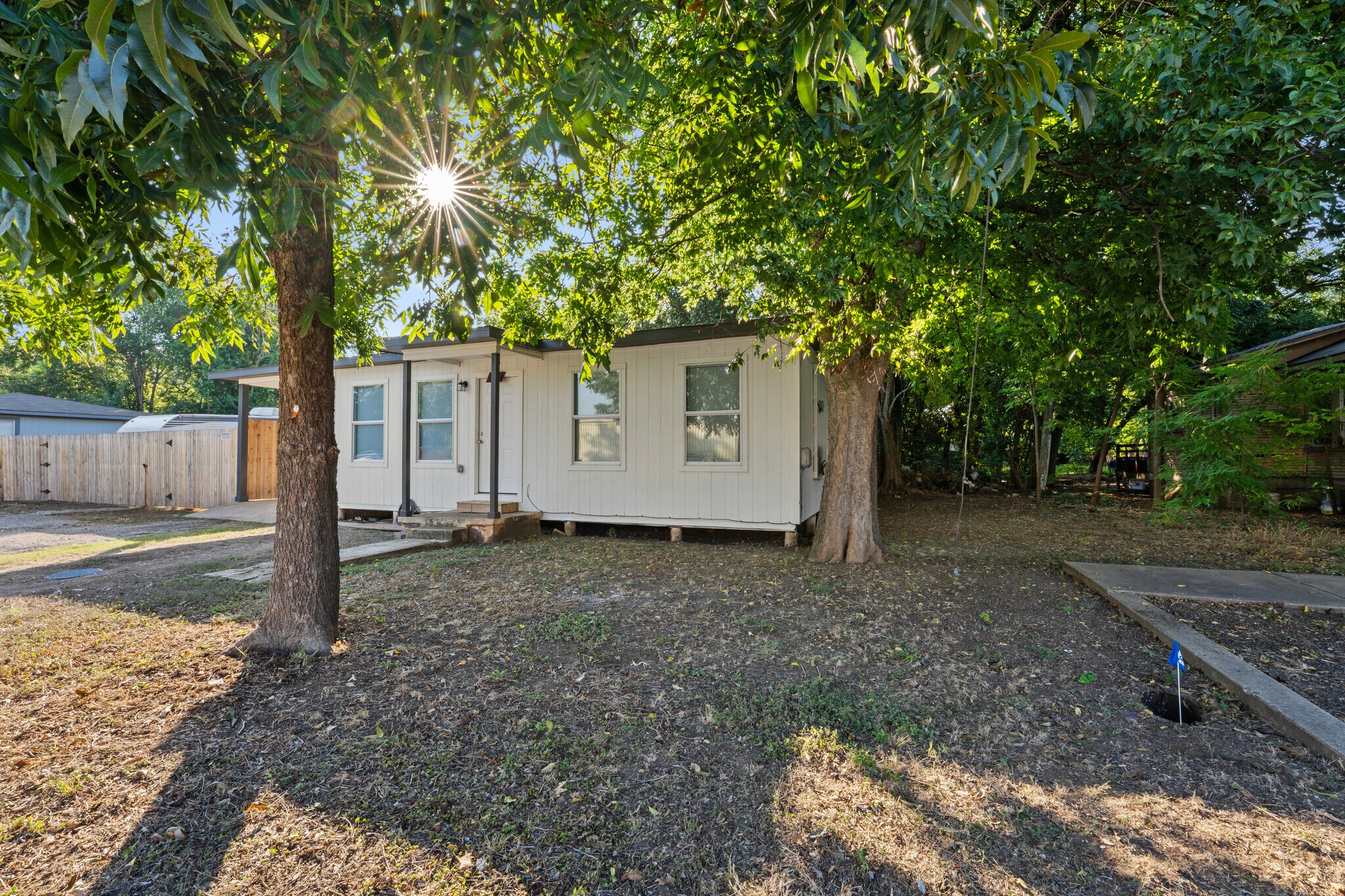 Building Photo - 112 Linda Dr