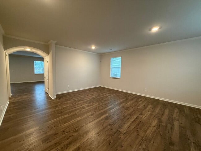 Building Photo - Beautiful and Spacious 5BR 4.5BA Home w/ Full Appliance Kitchen • Garage in Fairburn