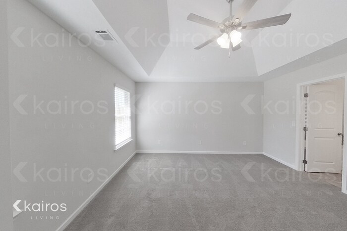 Building Photo - 814 Heather Dr