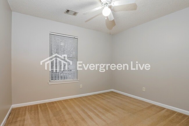 Building Photo - 4020 Meadow Glen Way