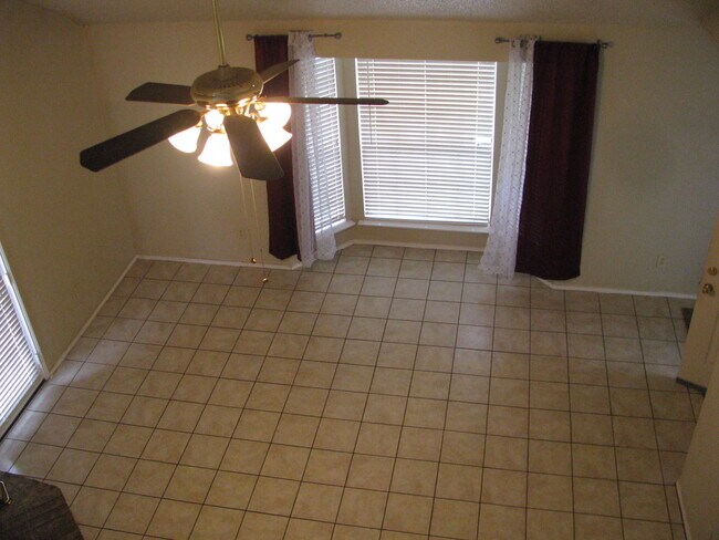 Building Photo - 1431 Windmill Ln