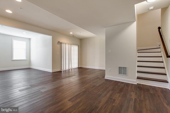 Building Photo - 7757 Crystal Brook Way