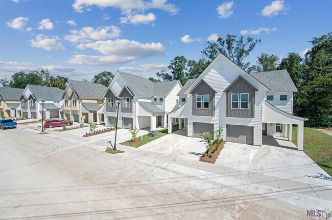 Building Photo - 3 Bed, 2.5 Bath Home Near LSU – Available ...