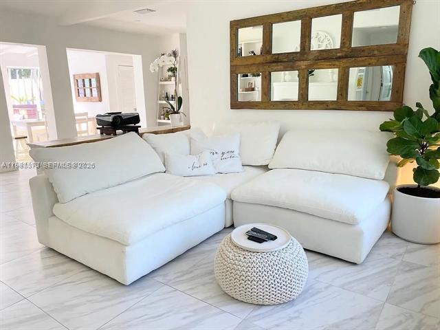 Building Photo - 256 NE 85th St