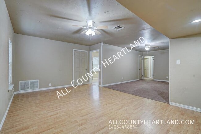 Building Photo - 3326 Willow Creek Dr