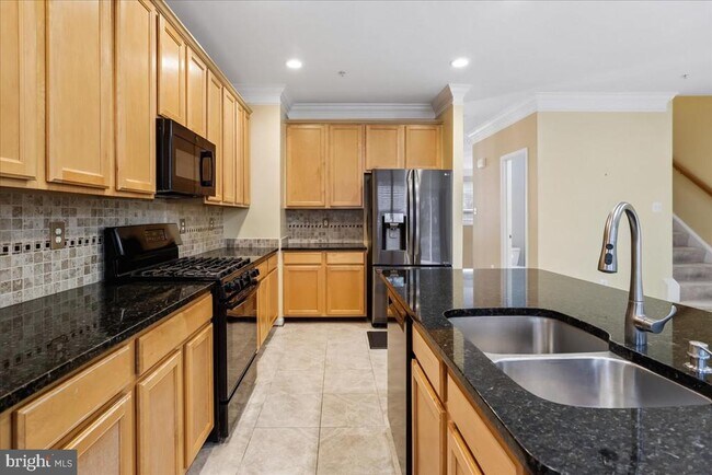 Building Photo - 2943 St Helen Cir