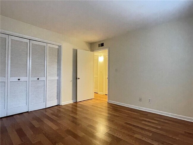 Building Photo - 59 Lamsden Ln NW